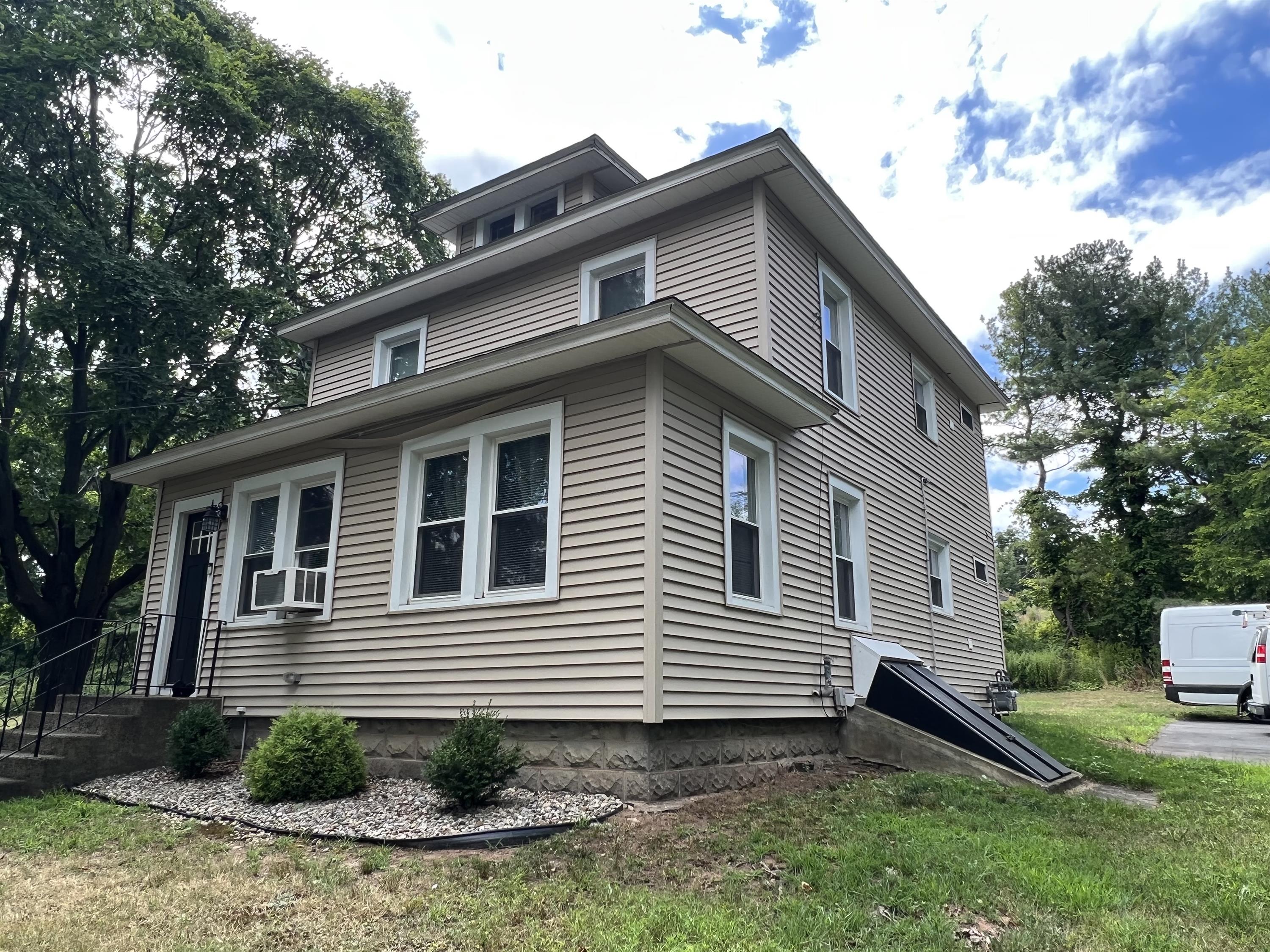 18 Canal St Southington