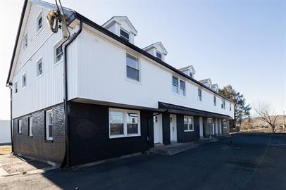 28 Aircraft Road - J