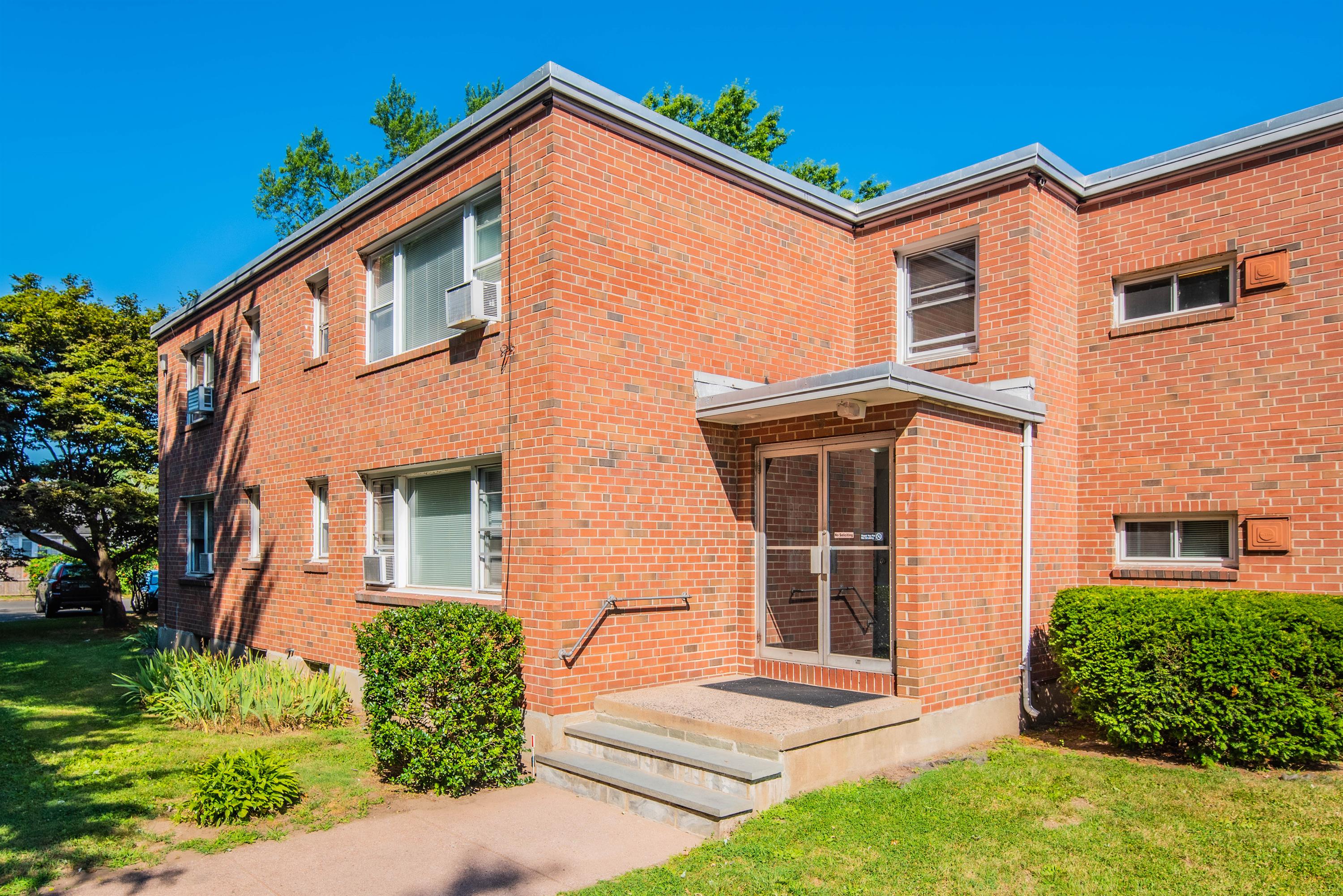 353 A Main Street - 206